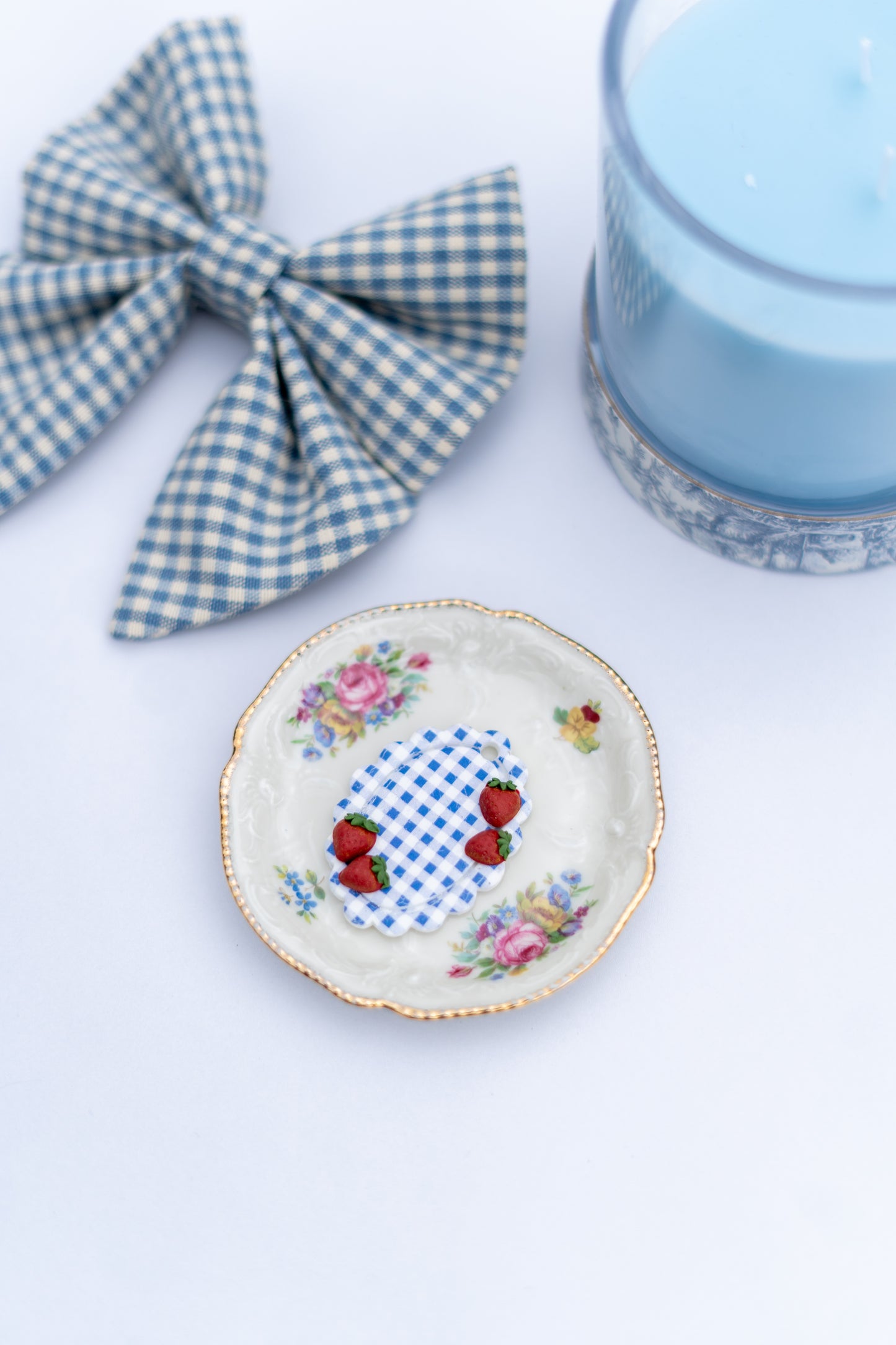 charm 8 - strawberry picnic