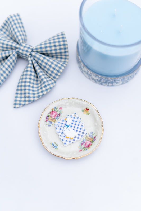 charm 11 - garden picnic